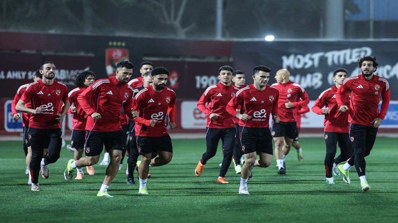 عموتة يواجه النصر في أول مباراة له مع الأهلي بعد فسخ عقد “الحريف”